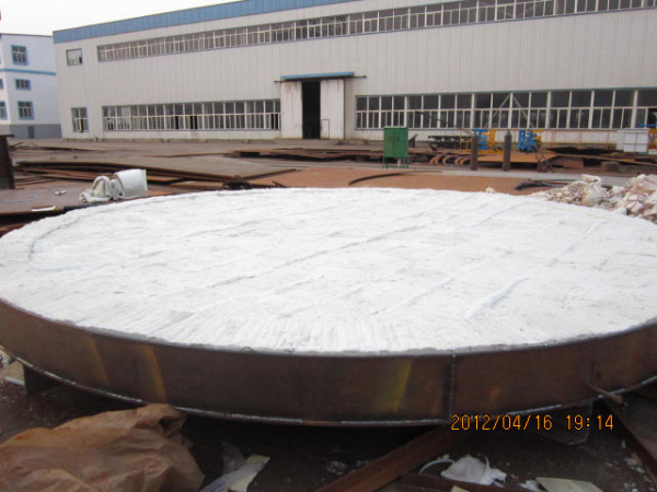 爐蓋保溫:施工完畢噴涂高溫表面固化劑-火龍耐材提供 爐蓋保溫:施工完畢噴涂高溫表面固化劑-火龍耐材提供